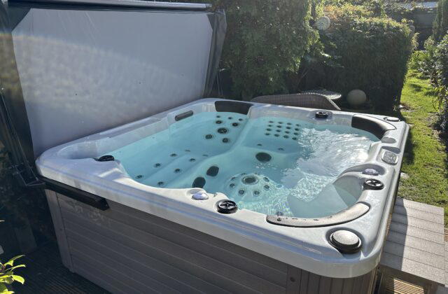 Palma Hot Tub customer install