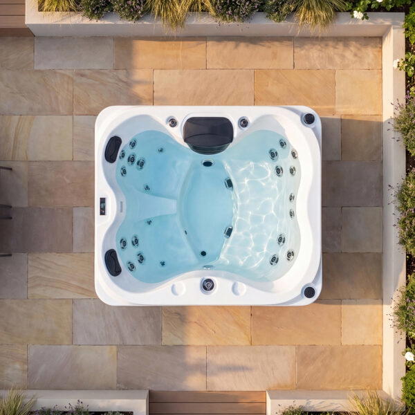 St. Lucia Hot Tub